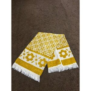 Vintage Cannon Monticello Mustard Yellow Daisy Floral Fringed Hand Towel 70s